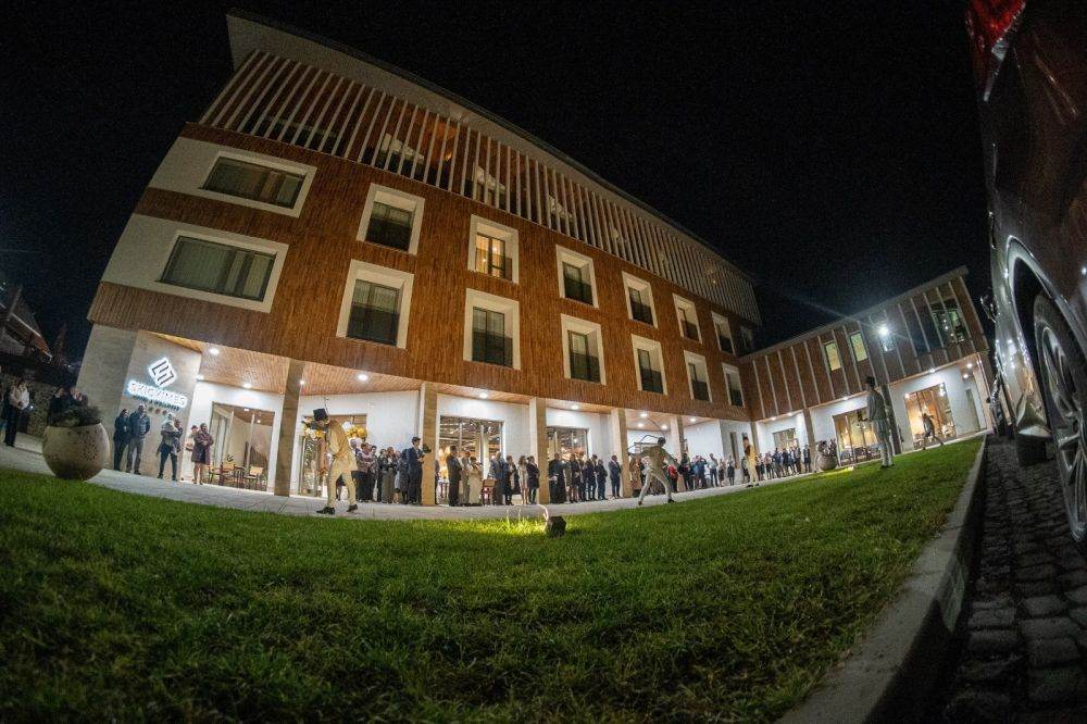 SkiGyimes Hotel & Resort şi-a deschis oficial porţile